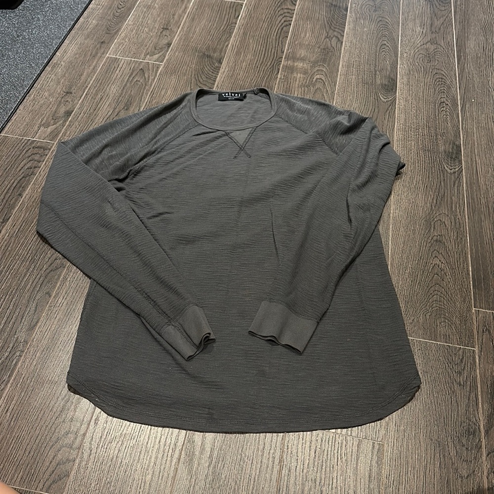 Velvet men’s grey long sleeve size medium